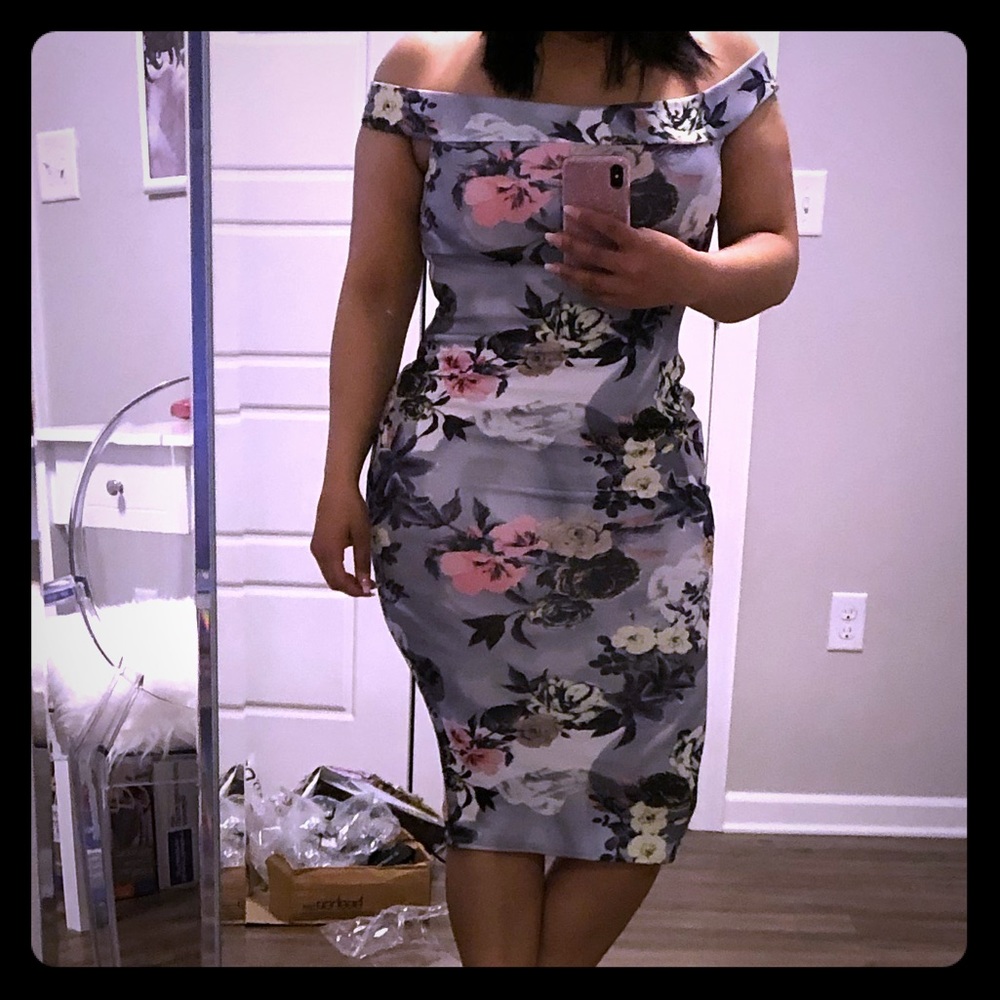 Floral midi dress. Off shoulder